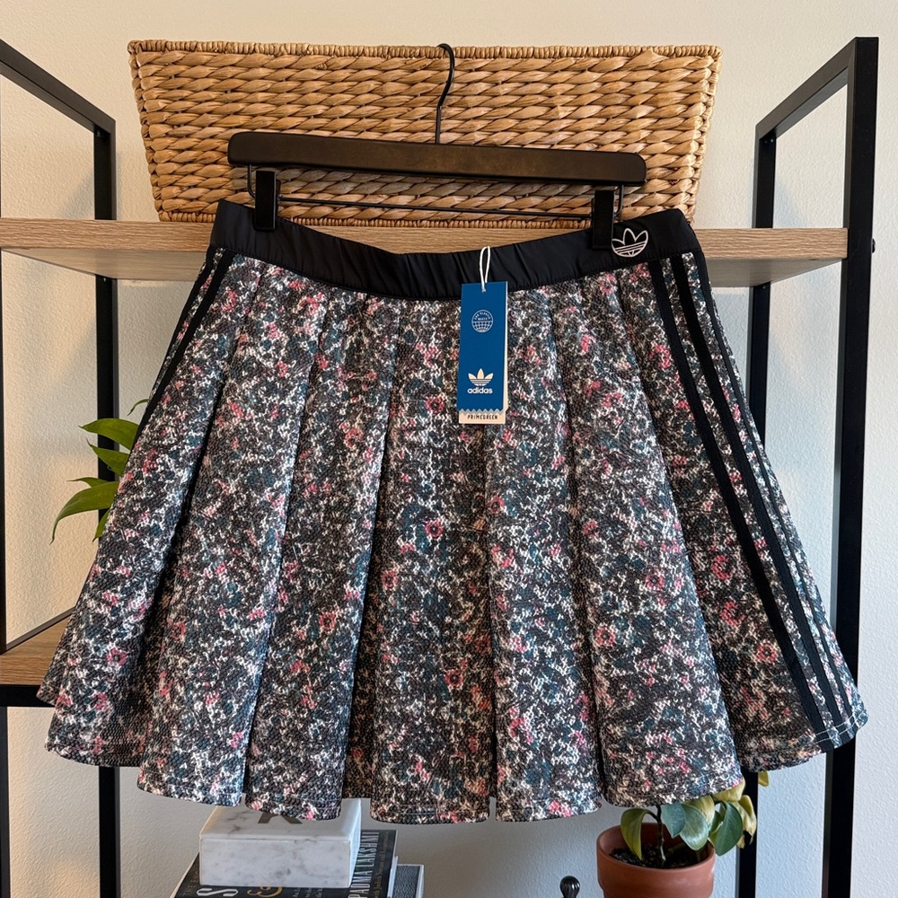 NWT Adidas Primegreen Full Mesh Pleated FloralMulticolor Athleisure Mini Skirt L